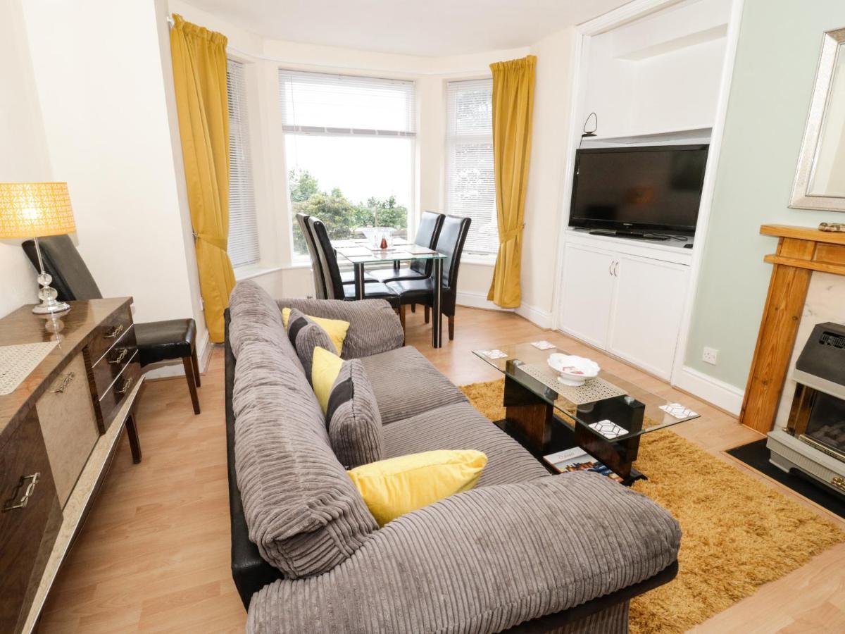 Llys Madoc, Basement Apartment Penmaenmawr Экстерьер фото