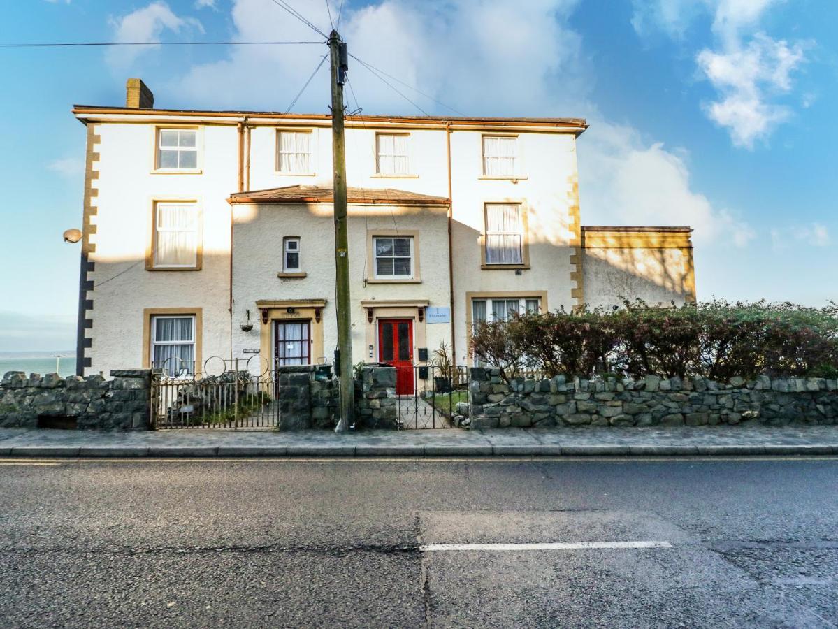 Llys Madoc, Basement Apartment Penmaenmawr Экстерьер фото