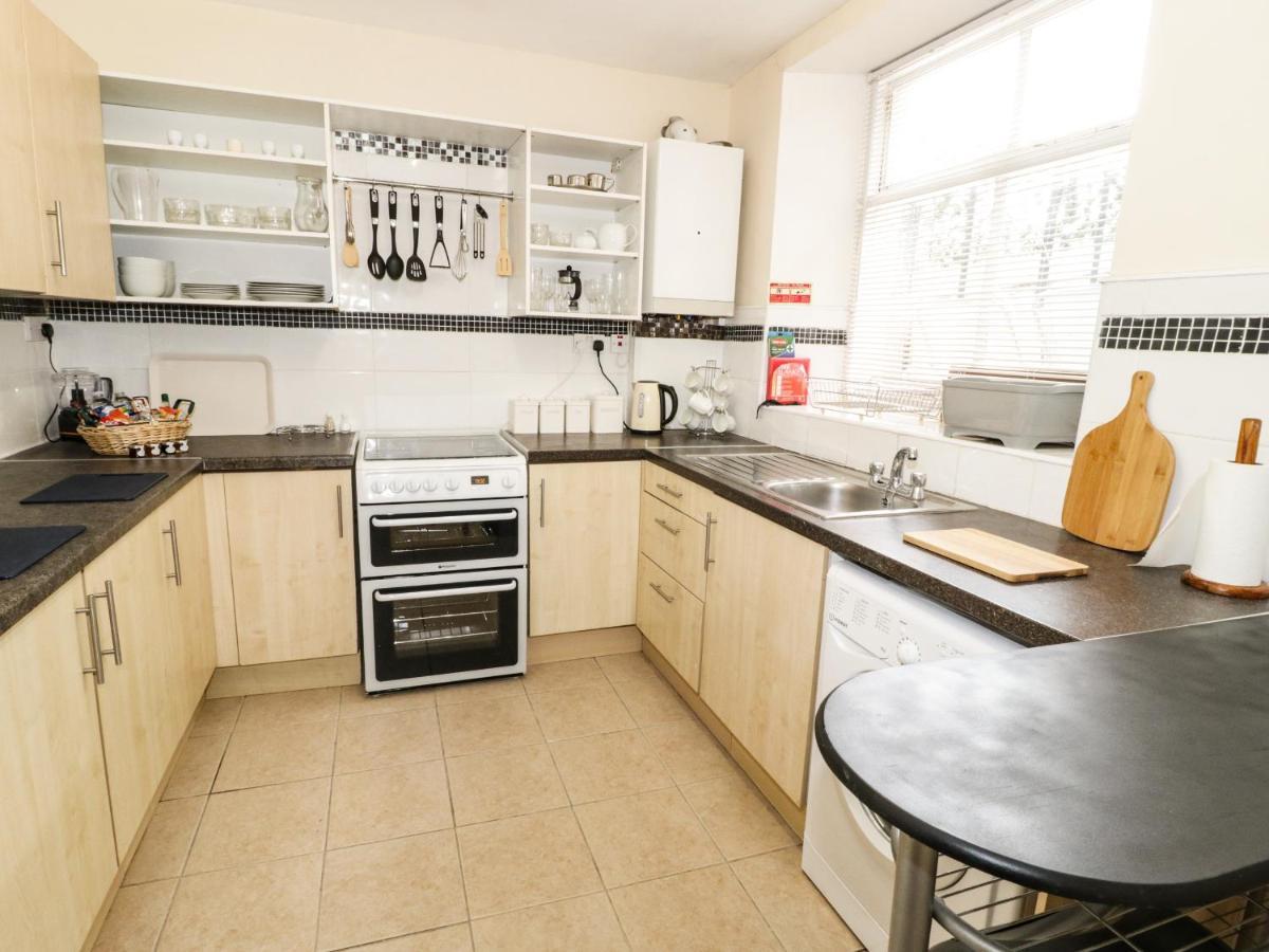 Llys Madoc, Basement Apartment Penmaenmawr Экстерьер фото