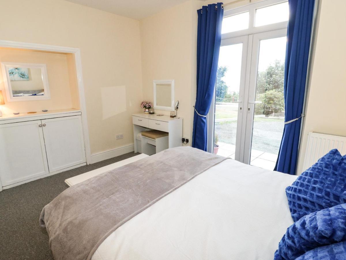 Llys Madoc, Basement Apartment Penmaenmawr Экстерьер фото