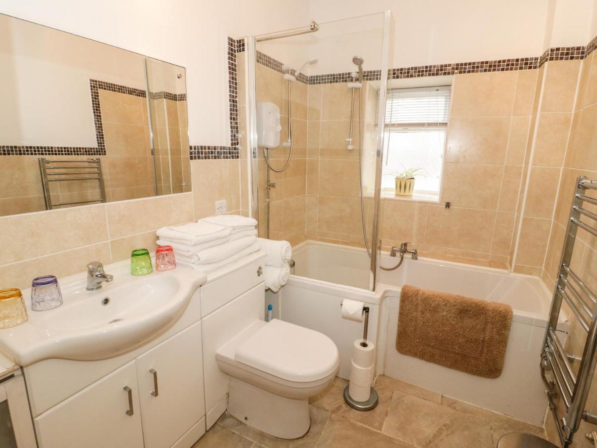 Llys Madoc, Basement Apartment Penmaenmawr Экстерьер фото